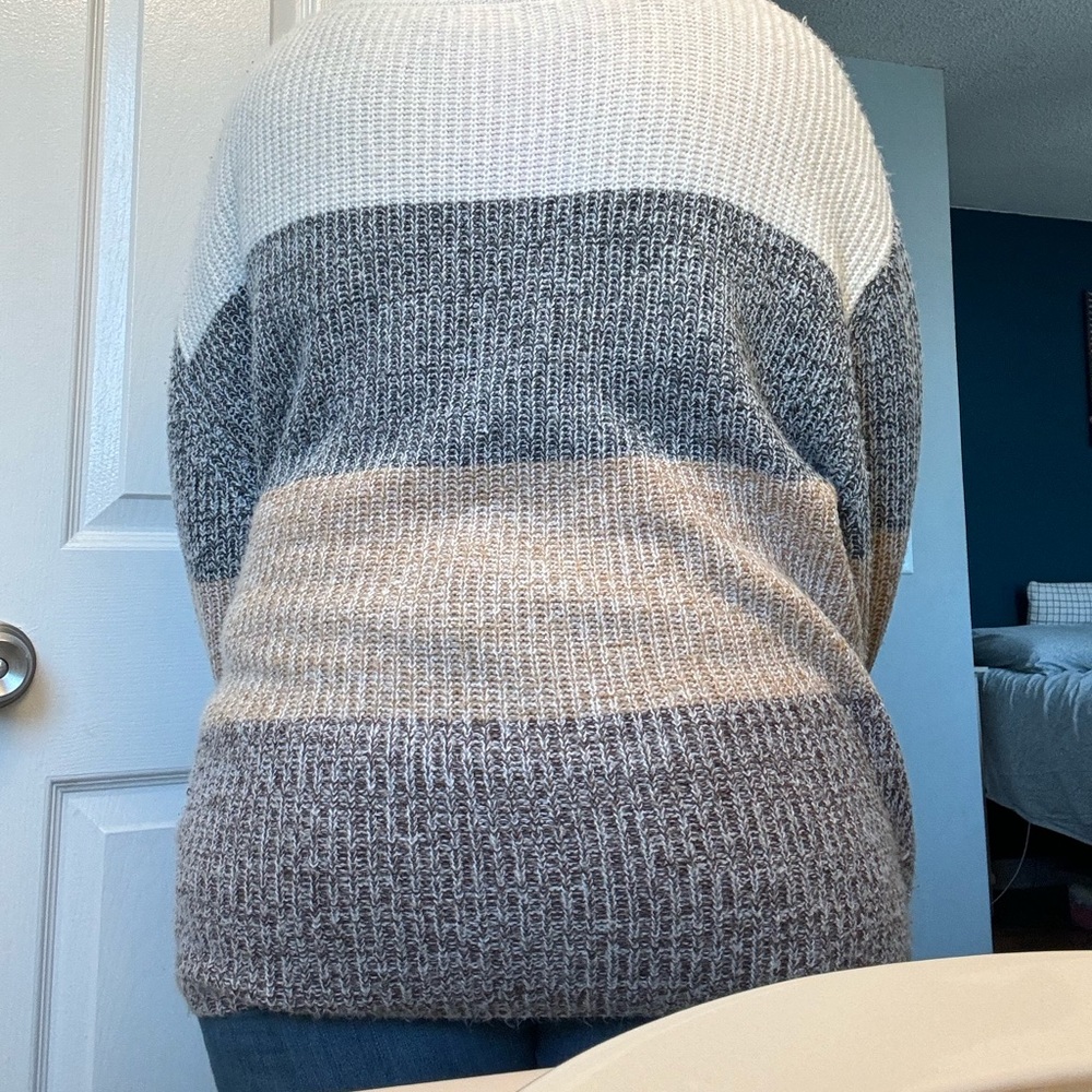 Pink Lily Sweater - Picture 2 of 4